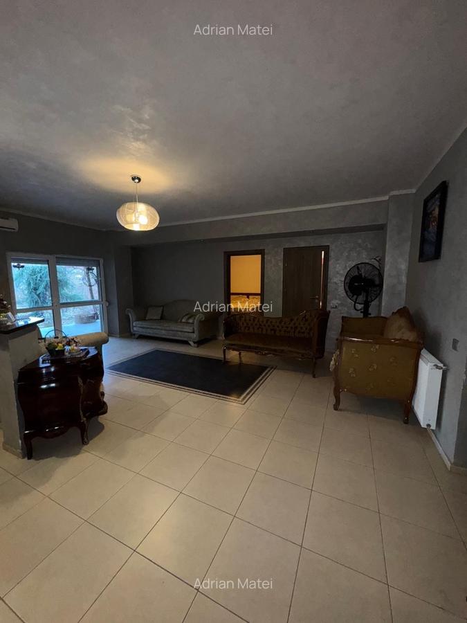 Apartament cu 4 camere semidecomandat în Central - 4
