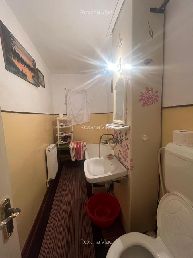 Apartament trei camere - Zona Școala nr. 10 - etaj 2 - 5