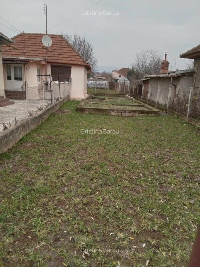 Casa de vanzare format din 2 corpuri de cladire - 3 Casa de vanzare format din 2 corpuri de cladire - 3