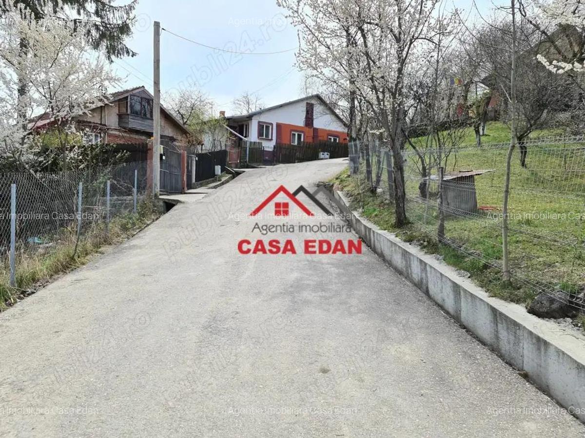 Teren intravilan neconstruibil in Poiana Campina--550 mp--5.300e - 8