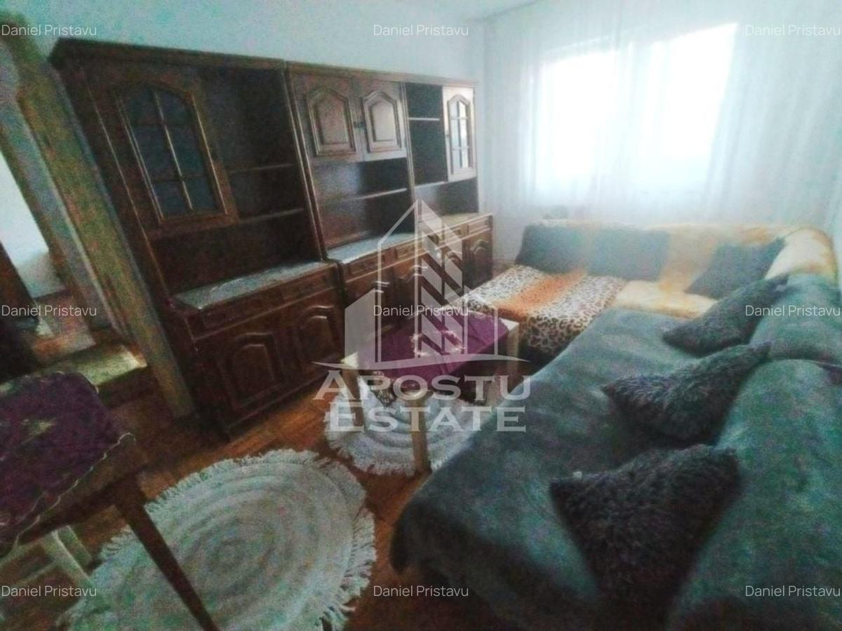 Apartament cu 4 camere, etaj intermediar, zona Dacia - 1