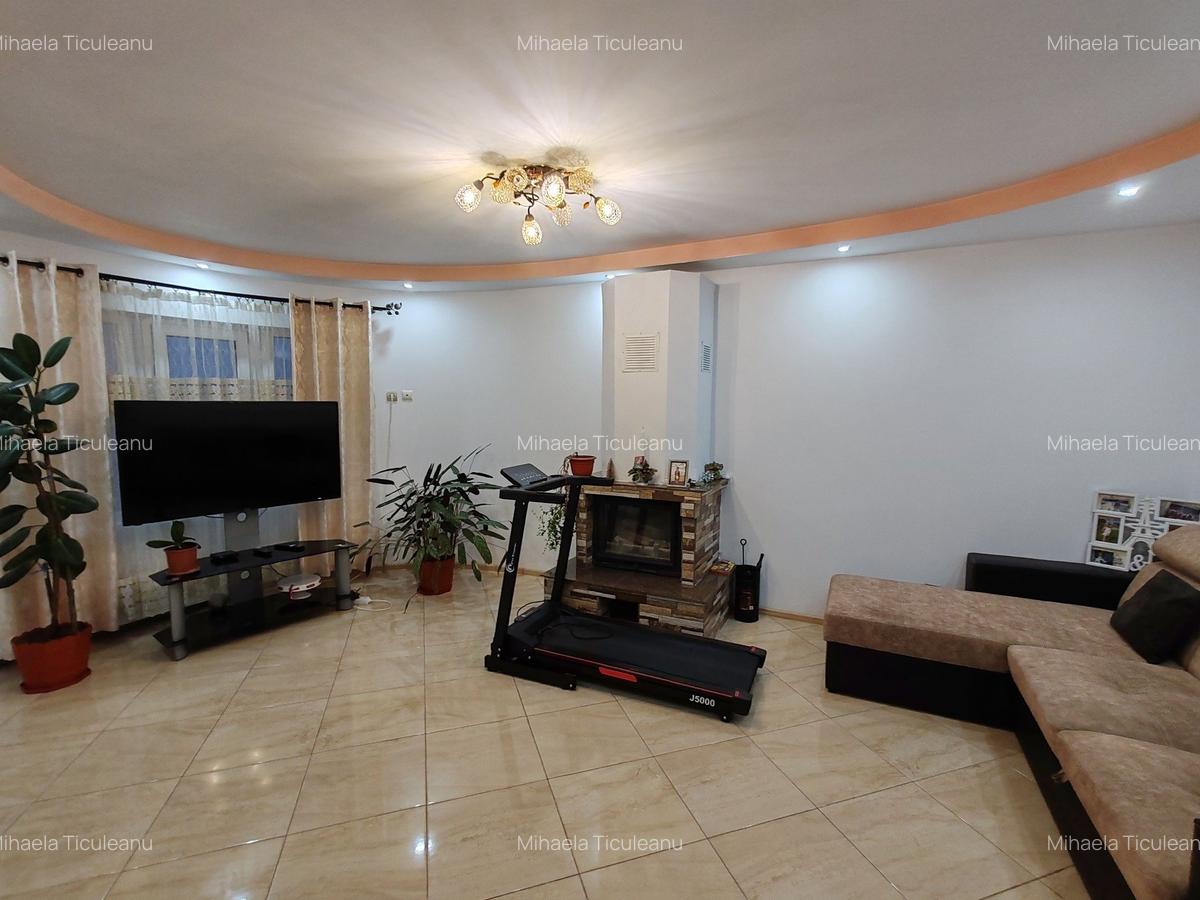 Casă cu 4 camere în Central - 3
