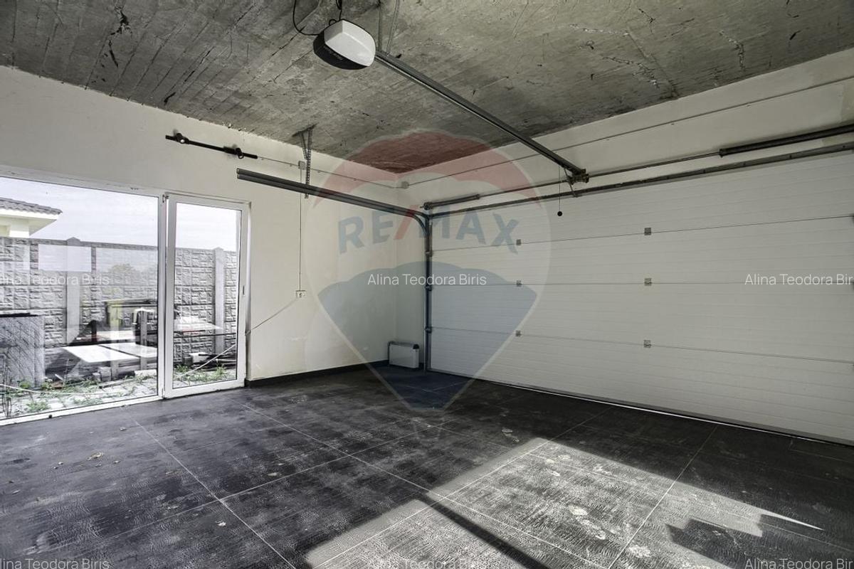 Casa la cheie, 5 camere, panouri fotovoltaice - VIA CARMINA - 36