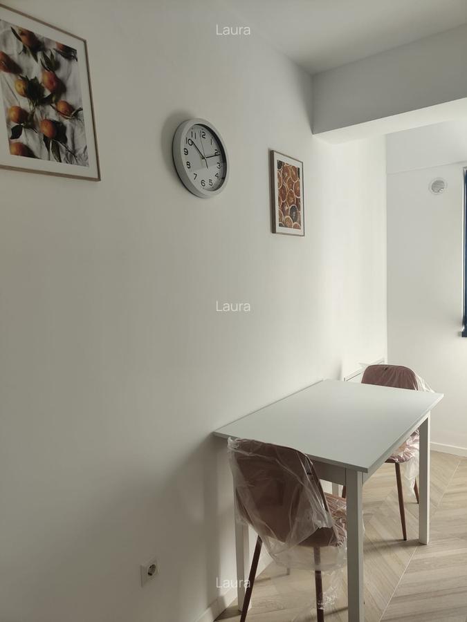 Bloc Nou, 2 camere decomandat 400 EUR/luna - 2