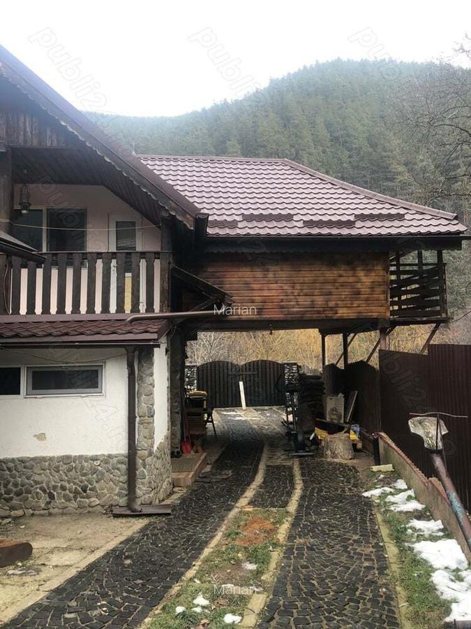 Va salut,se vand doua cabane,la pre? de una - 6