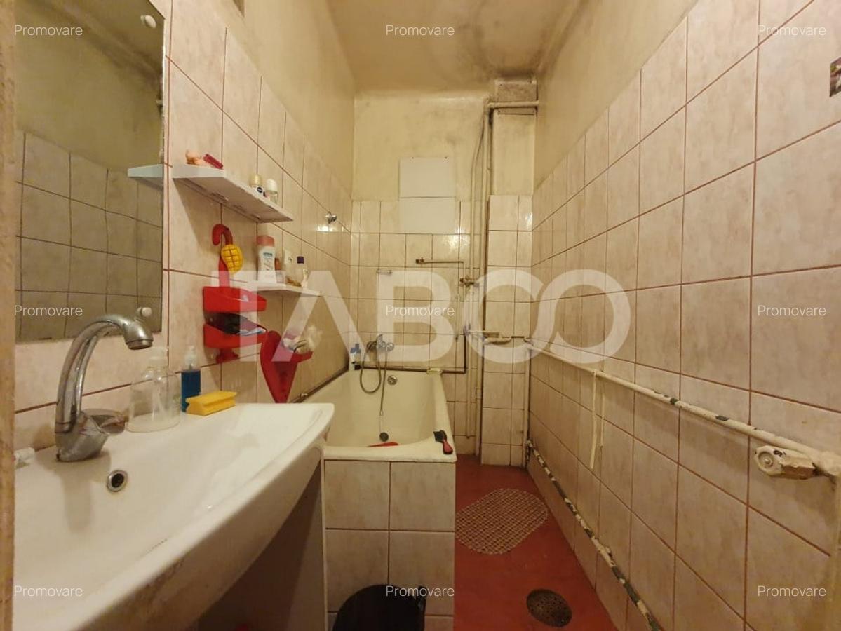 Casa 5 camere 374 mp utili + Anexa 75 mp in punctul 0 al Fagarasului - 12