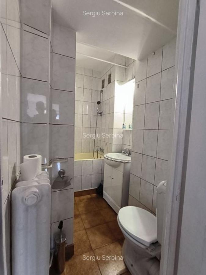 Apartament cu 3 camere decomandat în P-ța Romană - 9