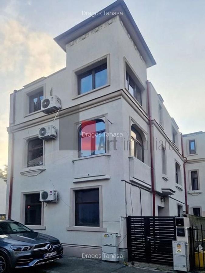 O vilă cu suflet, în inima unei oaze urbane,  D+P+2-190 mp utili - 1