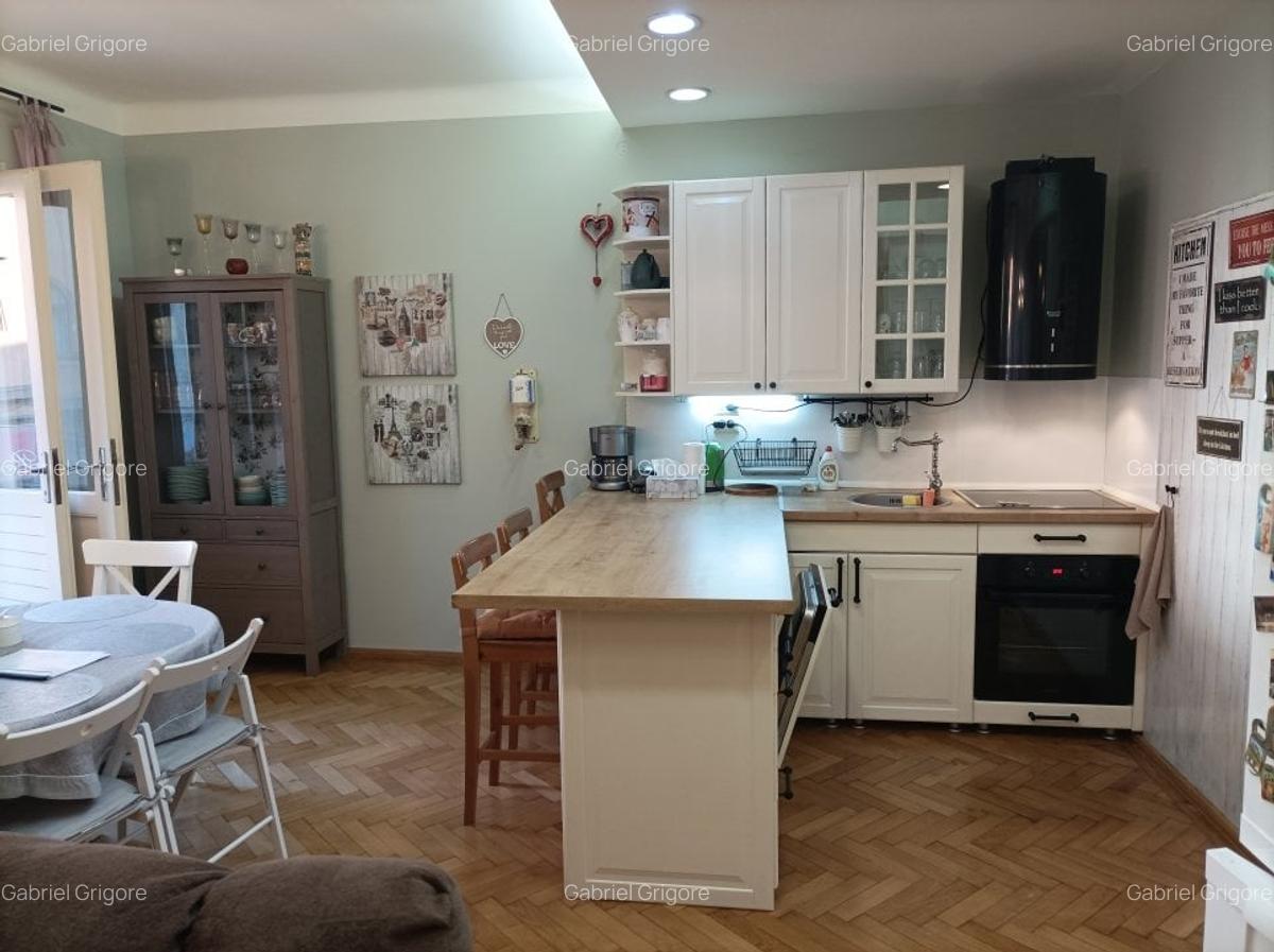 Apartament cu 3 camere semidecomandat, mobilat în Central - 9