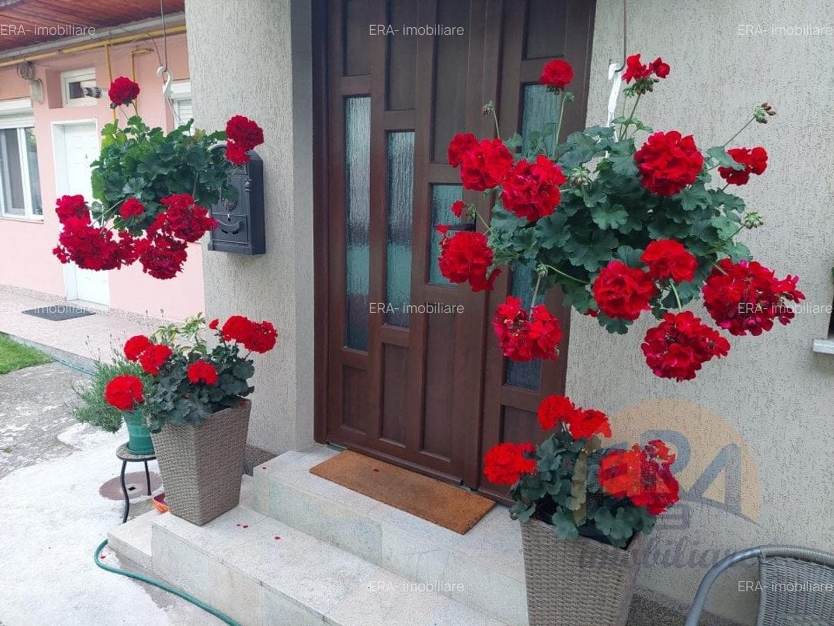 Apartament cu 3 camere decomandat, mobilat în Central - 1