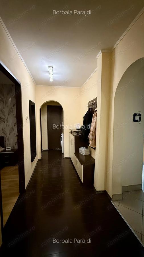 Vand apartament 3 camere Targu Mures zona Dambul Pietros - 1