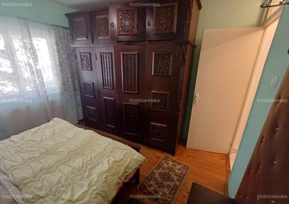 Republicii, zona Marinex, 4camere, etaj 3 - 7