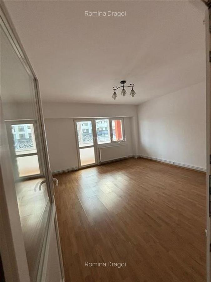 Garsonieră decomandată în Răcădău - 2