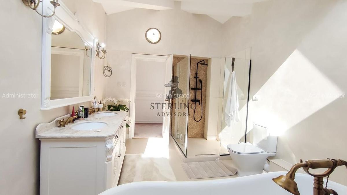 Vila restaurata in cel mai mic detaliu - zona centrala - 37