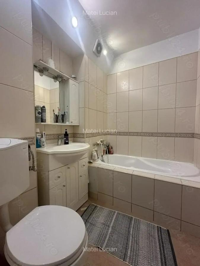 Agentia imobiliara VIGAFON vinde apartament 3 camere Democratiei - 2