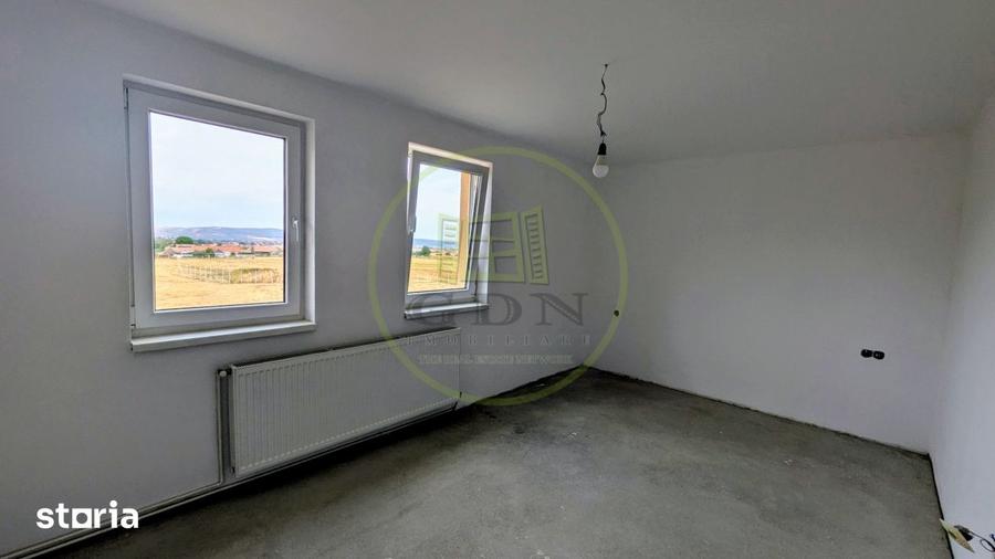 Casă cu 5 camere cu Teren 3046 Mp în Gura Râului