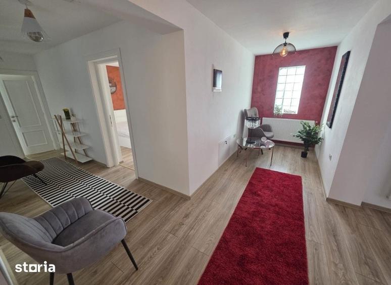 Casă cu 5 camere cu Teren 700 Mp în Valea Lupului