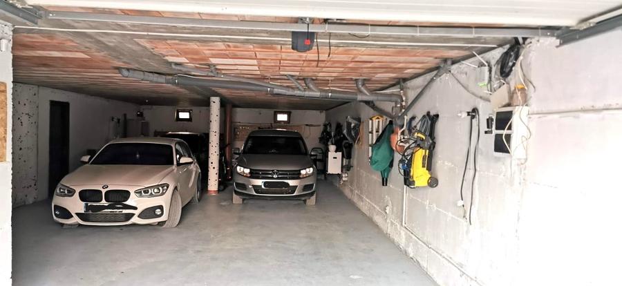 Casă individuală cu 4 camere cu Garaj în Amara