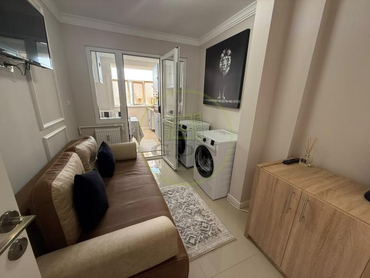 Apartament cu 3 camere decomandat, mobilat în Central