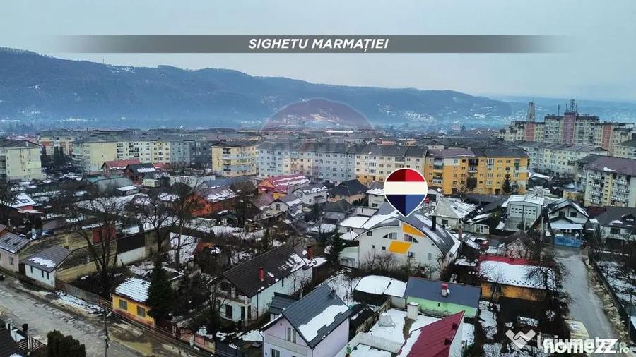 Casă cu 10 camere cu Teren 750 Mp în Central