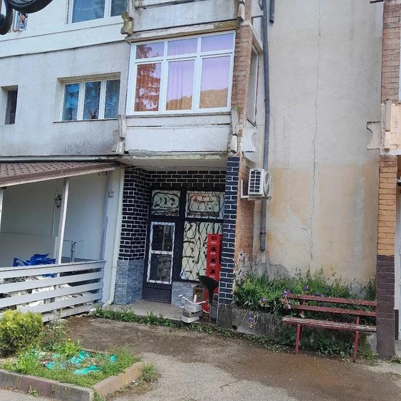 Apartament cu 2 camere decomandat în Băița