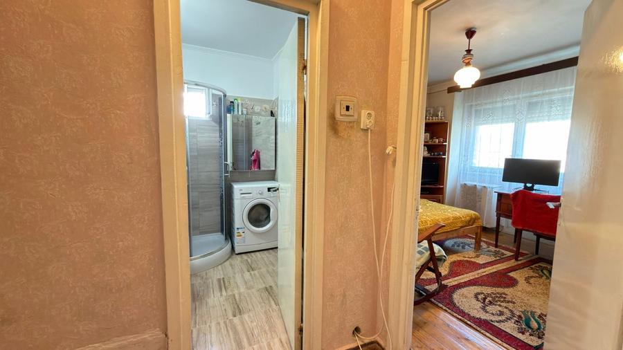 Apartament cu 3 camere semidecomandat, mobilat în Ultracentral
