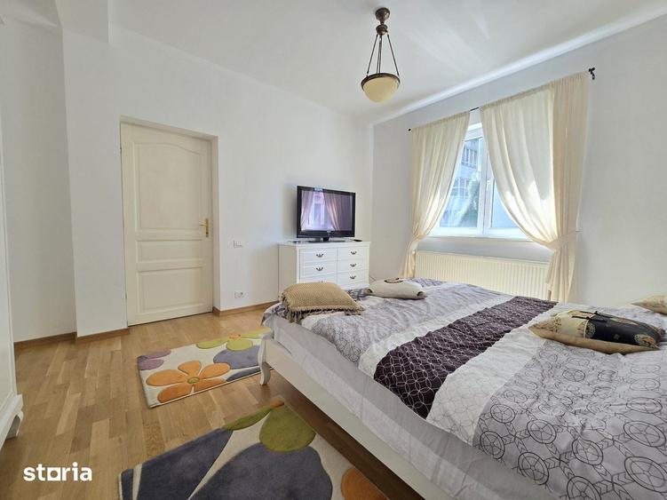 Casă cu 6 camere cu Teren 261 Mp în Eminescu