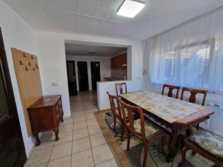 Casă cu 3 camere în Ghiroda