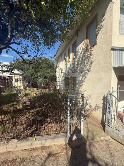 Casa cu etaj, 160 mp utili, 1352 mp teren, zona Burdujeni - 4