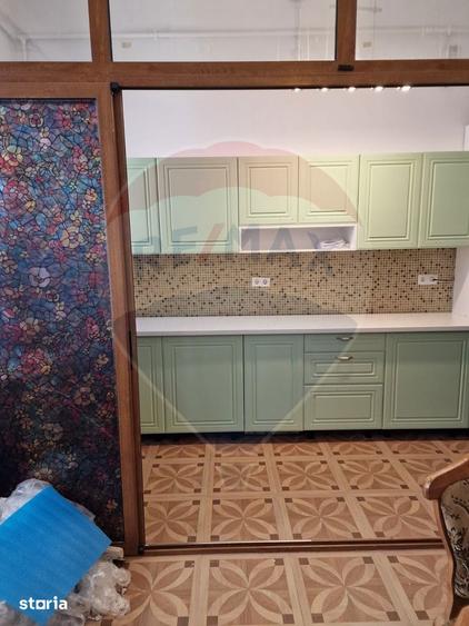 Apartament cu 4 camere, mobilat în Central