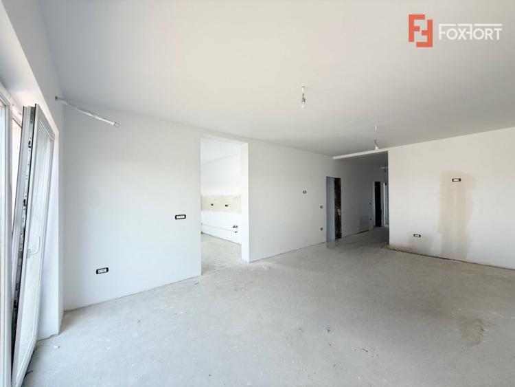 Apartament cu 4 camere în Torontalului