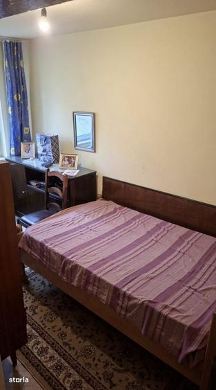 Apartament cu 3 camere semidecomandat în Central