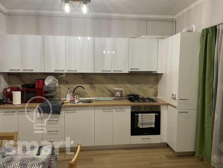 Apartament cu 2 camere semidecomandat, mobilat în Semicentral