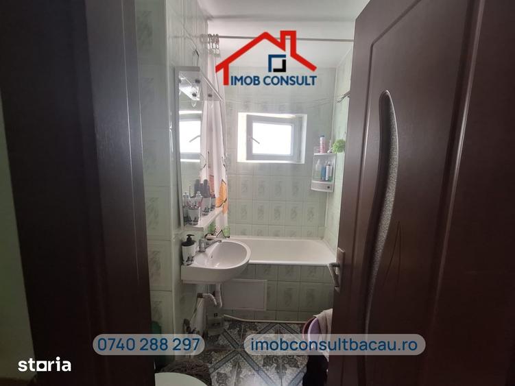 Apartament cu 3 camere decomandat în Banca Națională
