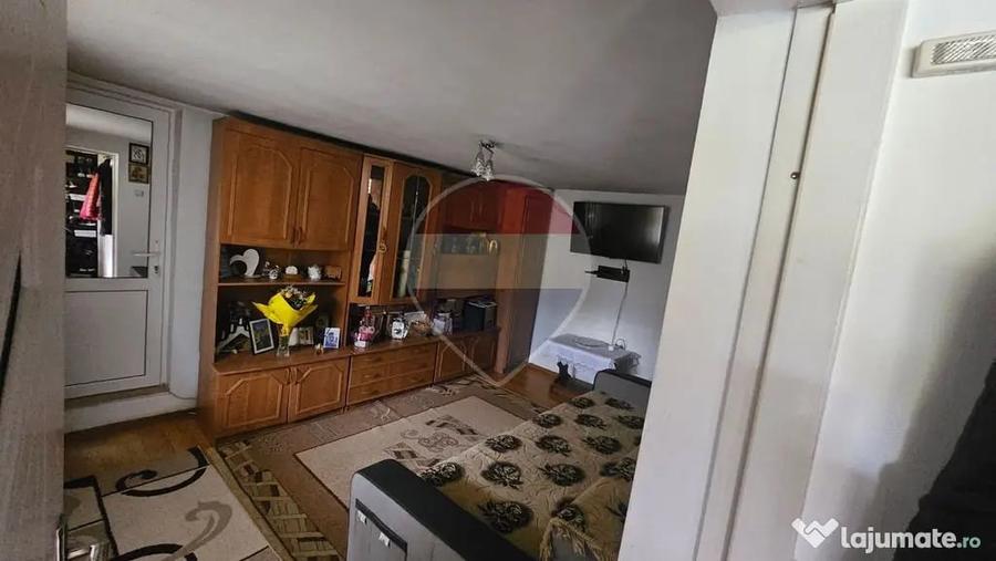 Casă cu 3 camere cu Teren 1043 Mp în Dochia
