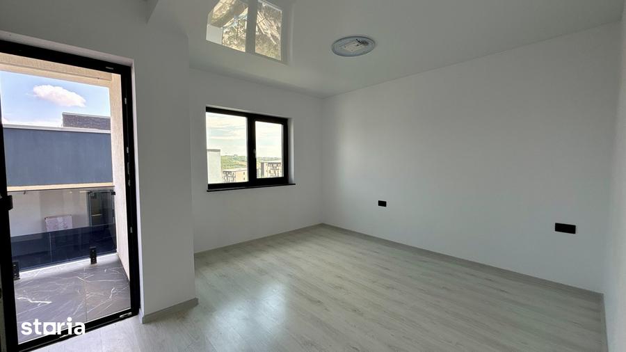 Casă cu 4 camere cu Teren 300 Mp în Rediu