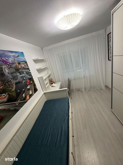Apartament cu 3 camere semidecomandat în Colentina