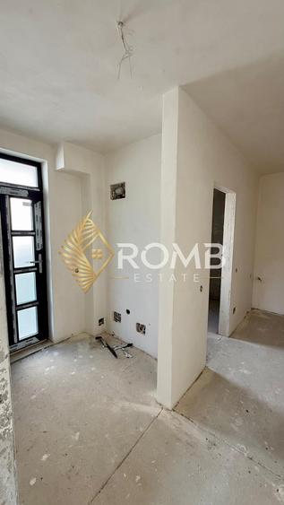 Duplex cu 5 camere cu Canalizare în Florești
