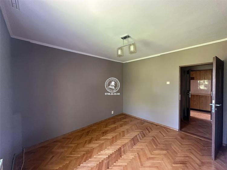 Apartament cu 3 camere decomandat în Piața Unirii