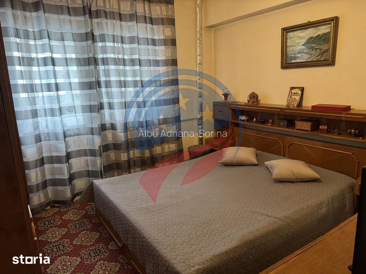 Apartament decomandat, 3 camere, zona Mall Electroputere