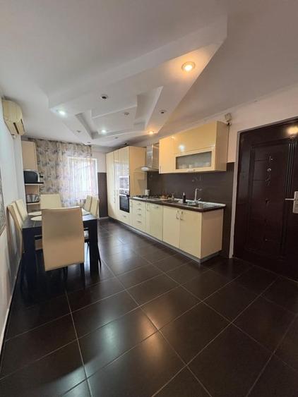 Apartament cu 3 camere decomandat, mobilat în Ultracentral