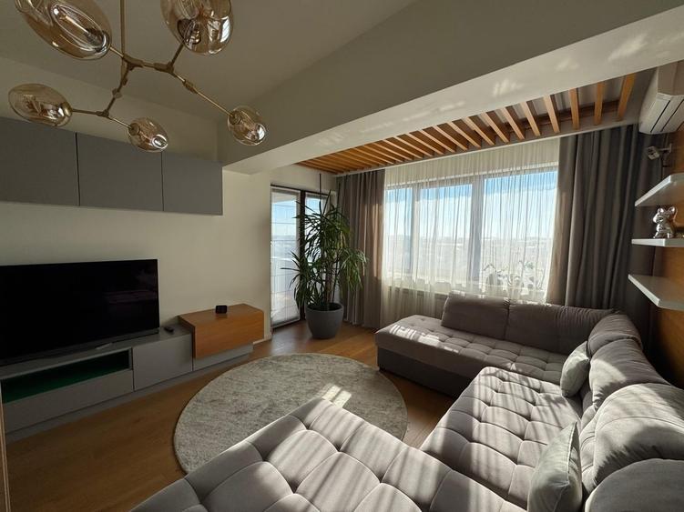 Apartament cu 3 camere decomandat în Olteniței
