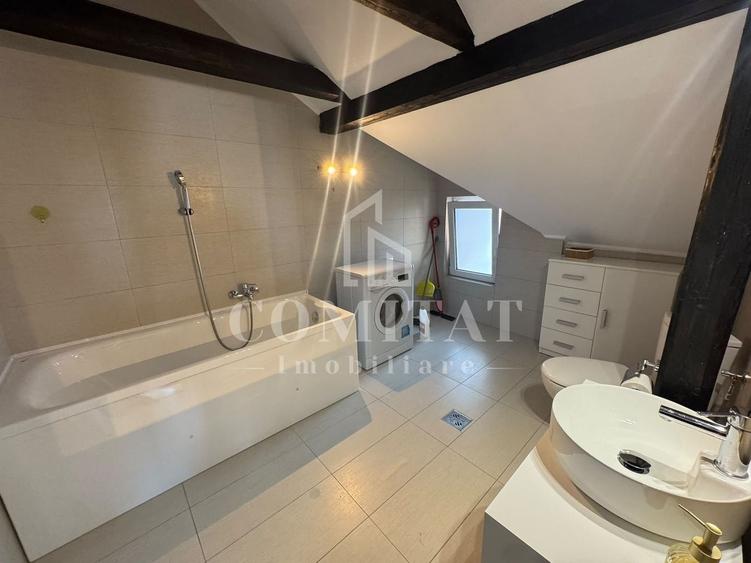 Apartament cu 3 camere semidecomandat, mobilat în Bună Ziua