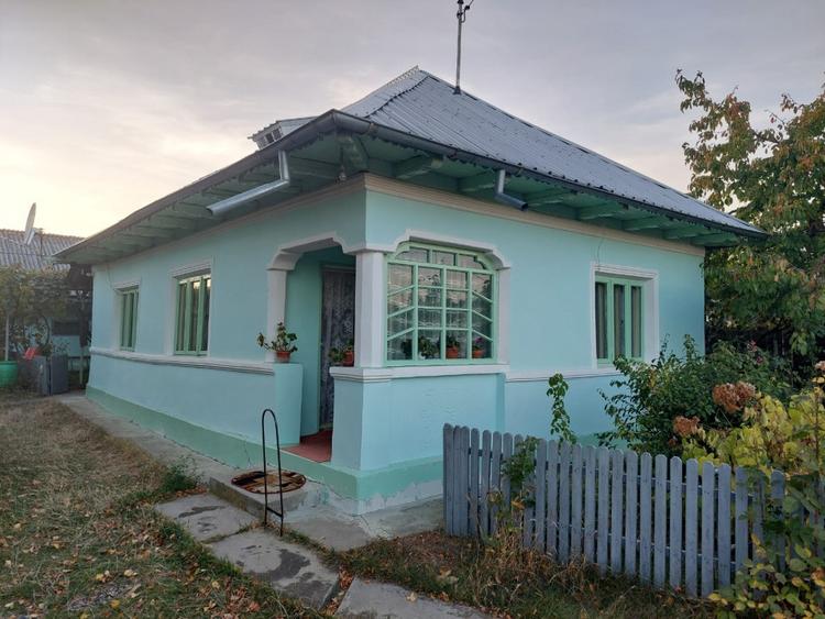 Casă individuală cu 2 camere cu Teren 2370 Mp în Bahna