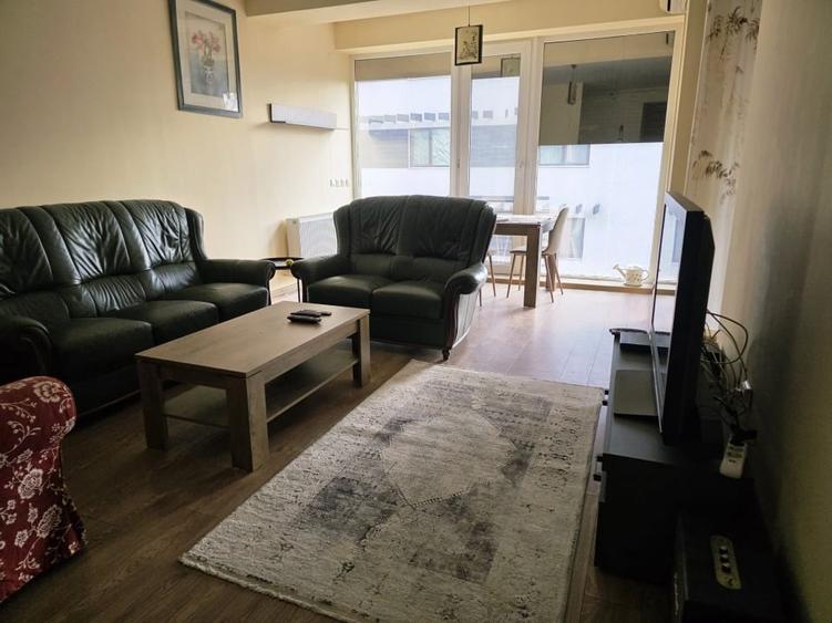 Apartament cu 4 camere nedecomandat, mobilat în Central
