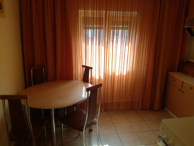 Apartament cu 2 camere decomandat în Bucovina