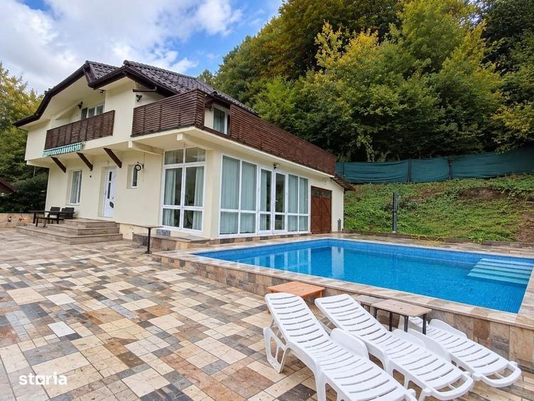 Casă cu 4 camere în Chiuzbaia