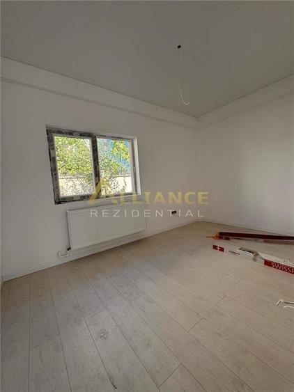 Duplex cu 3 camere cu Canalizare în Central