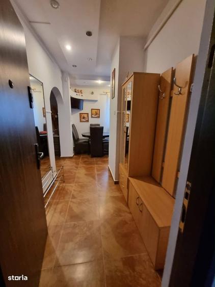 Apartament cu 3 camere decomandat în Giurgiului