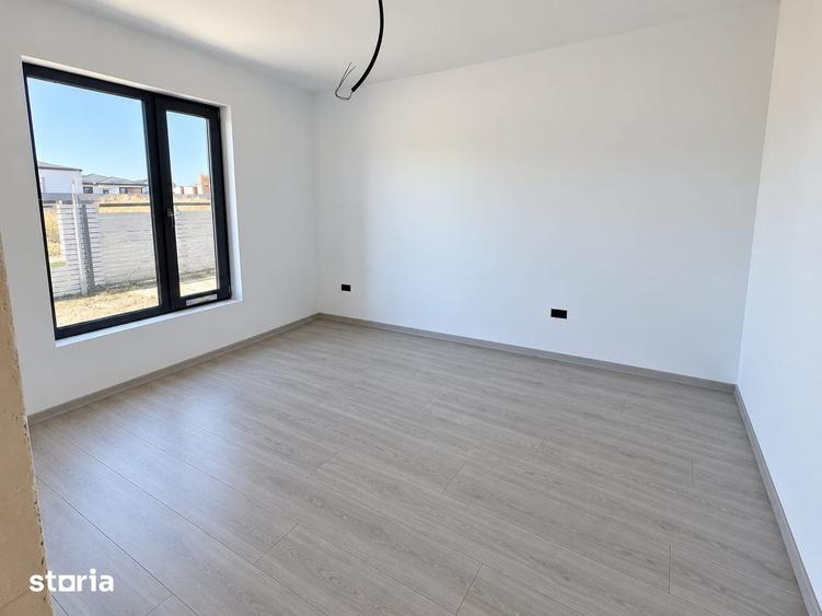 Casă cu 4 camere cu Teren 467 Mp în Berceni